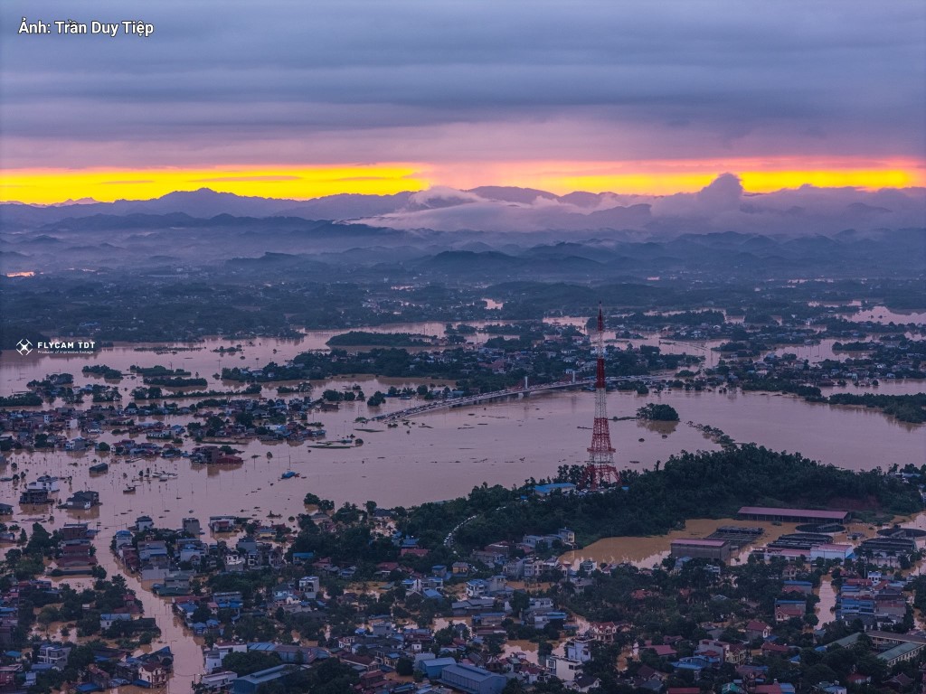 lu lut thai nguyen_thai-nguyen-bi-ngap-lut_ngay 8_10_thainguyen4.jpg